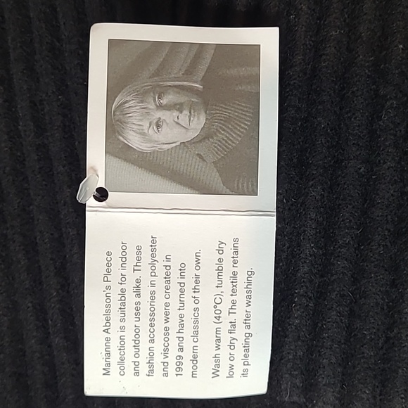 DESIGN STOCKHOLM HOUSE HOODED SCARF - Picture 9 of 11